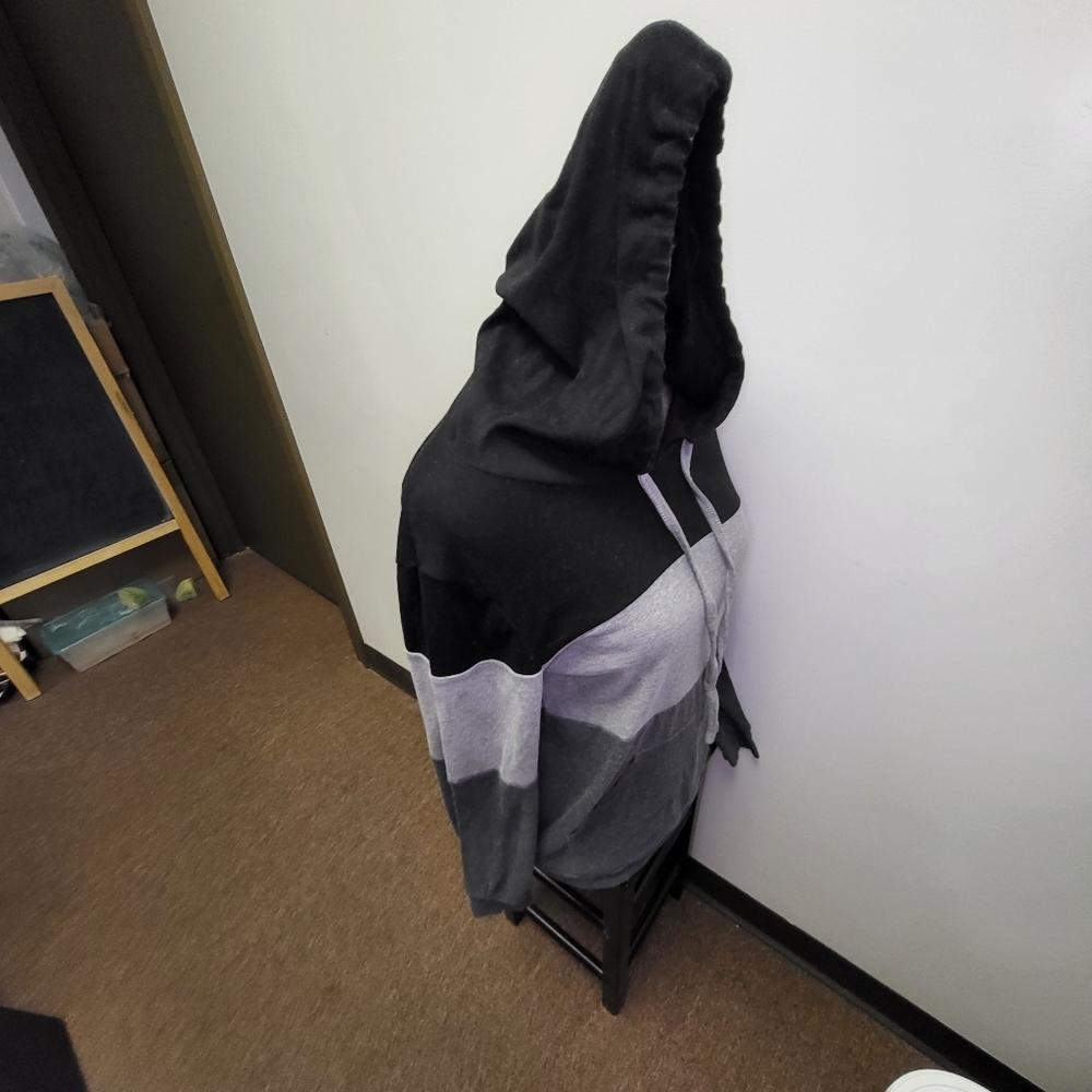 Monochrome hoodie by berryou size small - Picture 3 of 5